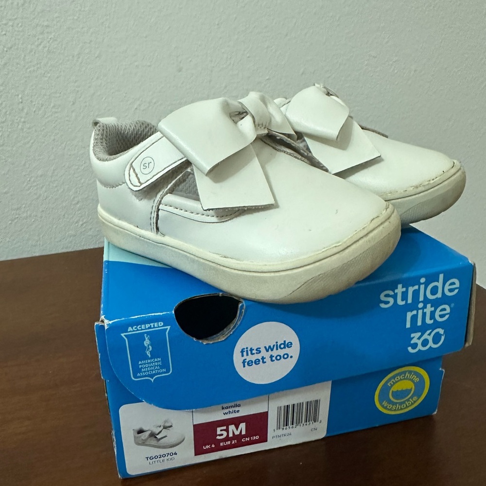 Stride Rite White Bow Strap Sneakers for Kids